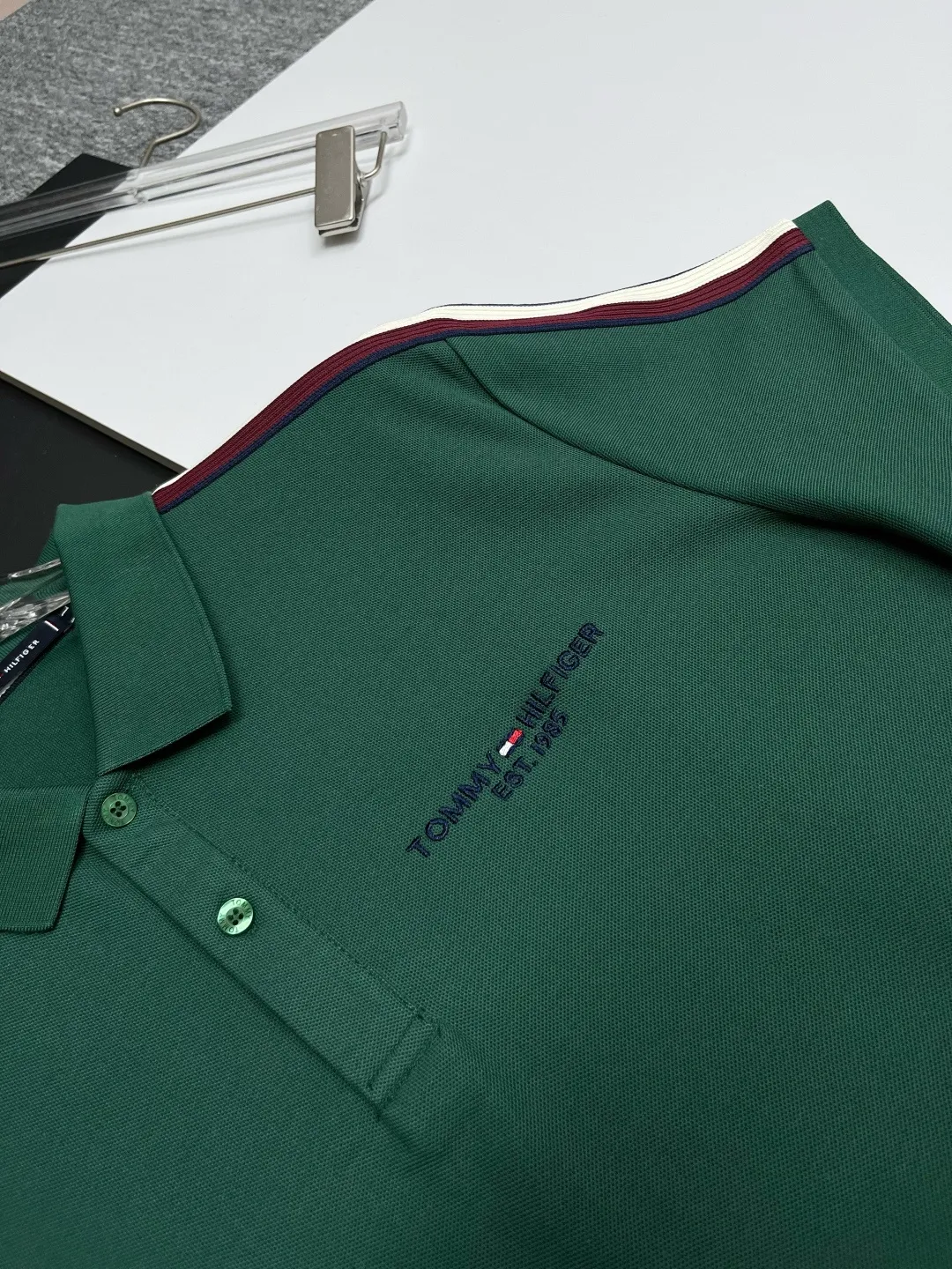 TOMMY New Arrival Polo Same Style 210 ， Factory New Arrival Versatile : Black White Gray Blue Green Size：M-3XL